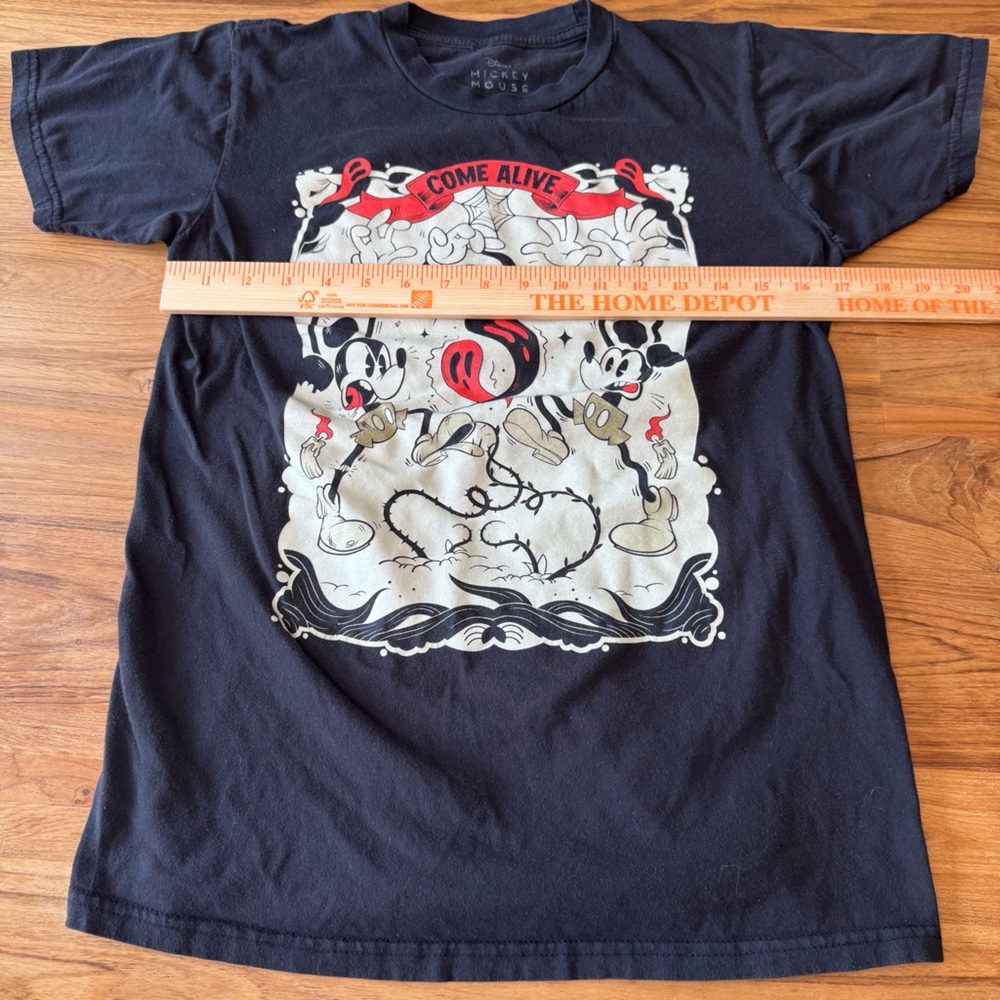 Disney Shirt Men’s Small Mickey Mouse Come Alive Ghosts Halloween Grey T-Shirt - Picture 5 of 6